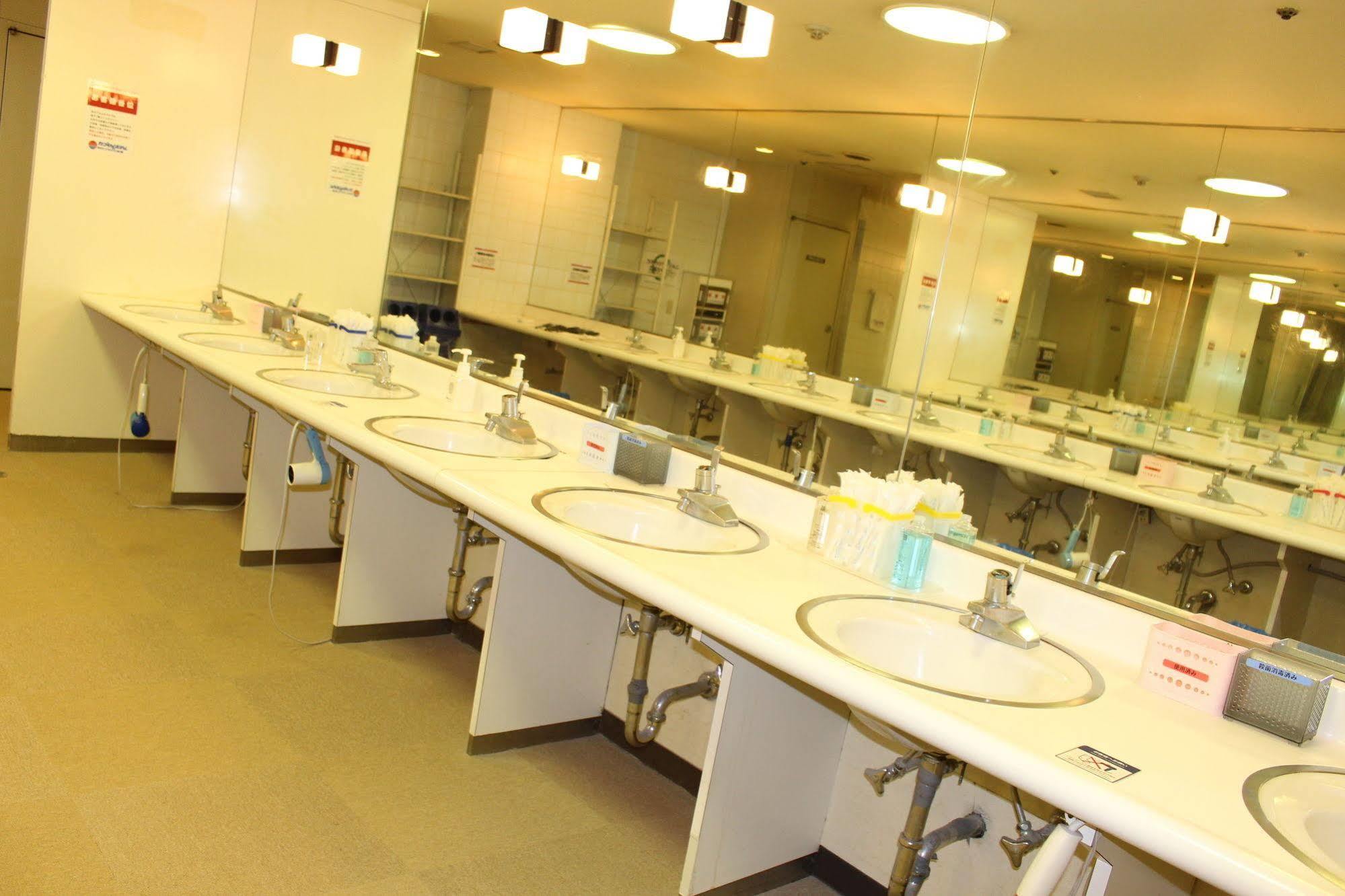 Capsule Hotel Asahi Plaza Shinsaibashi Οσάκα Εξωτερικό φωτογραφία